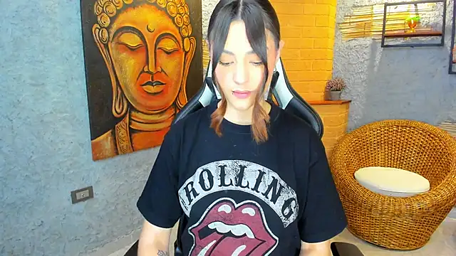 Snapshot of DakotaRussell_ chatting on October 28, 2025, 11:03 am DakotaRussell online show from October 28, 2025, 11:03 am