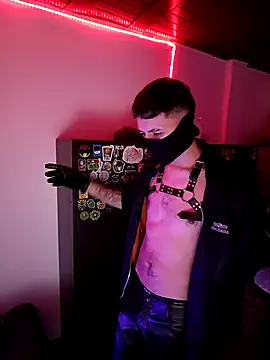 Snapshot of Aron_Jones_ chatting on November 1, 2025, 2:02 am Aron Jones  online show from November 1, 2025, 2:02 am