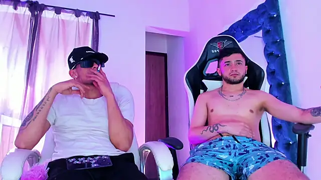 Yourtemptation555 online show from October 28, 2025, 8:33 pm