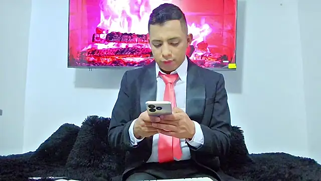 Mike Fetiche online show from November 28, 2025, 11:46 am