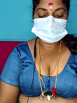 deepikasree143 online show from November 3, 2025, 7:37 pm