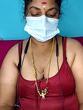 deepikasree143 online show from November 4, 2025, 7:46 pm