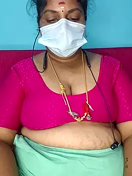 deepikasree143 online show from November 7, 2025, 6:41 pm