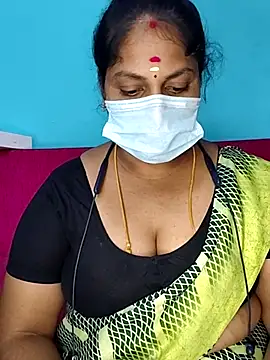 deepikasree143 online show from November 13, 2025, 3:55 pm