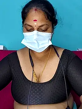 deepikasree143 online show from November 17, 2025, 8:03 pm