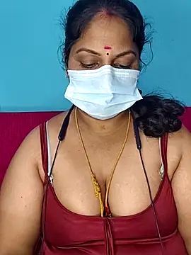 deepikasree143 online show from November 27, 2025, 7:49 pm