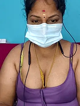 deepikasree143 online show from December 1, 2025, 7:08 pm