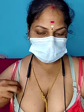 deepikasree143 online show from December 3, 2025, 7:34 pm