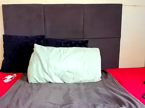 Snapshot of ThickLeeyanaXX chatting on November 12, 2025, 1:55 pm ThickLeeyanaXX online show from November 12, 2025, 1:55 pm