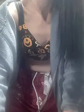 Snapshot of NaughtyNewGirl chatting on October 30, 2025, 7:43 am NaughtyNewGirl online show from October 30, 2025, 7:43 am