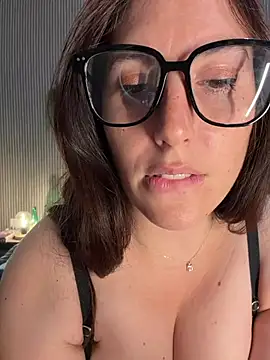 Snapshot of MysteryGirl__ chatting on May 29, 2026, 7:28 am MysteryGirl online show from May 29, 2026, 7:28 am