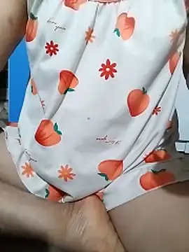 -Hazel-123 online show from November 14, 2025, 1:10 pm