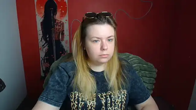 SusannaNight online show from June 18, 2026, 5:19 am