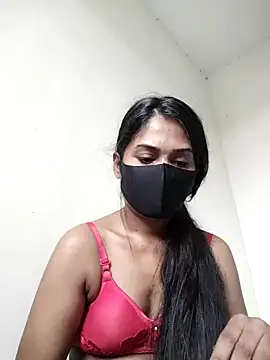 Green LaDY66 online show from November 5, 2025, 5:18 am