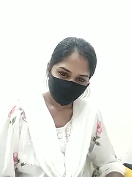 Green LaDY66 online show from November 13, 2025, 3:55 pm