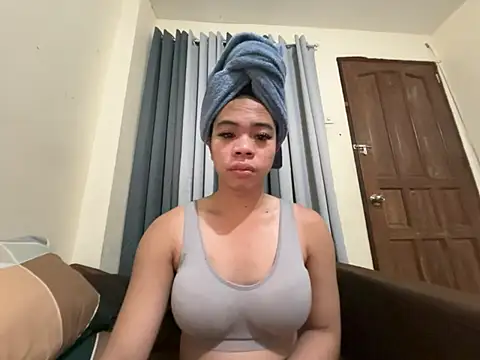 Snapshot of kierra_fox chatting on August 1, 2026, 12:04 pm kierra fox online show from August 1, 2026, 12:04 pm