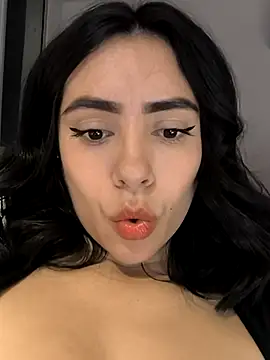 Sara-215 online show from January 18, 2026, 6:28 am