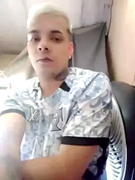 Snapshot of sentatebb chatting on November 14, 2025, 3:11 pm sentatebb online show from November 14, 2025, 3:11 pm