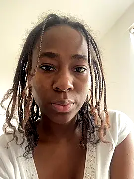 Snapshot of milarain chatting on November 4, 2025, 12:37 pm milarain online show from November 4, 2025, 12:37 pm