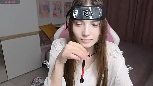 Snapshot of Hana_Flo_ chatting on November 5, 2025, 2:06 pm Hana Flo online show from November 5, 2025, 2:06 pm