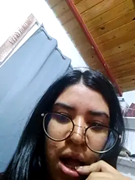 AlayaMore online show from November 2, 2025, 3:20 am