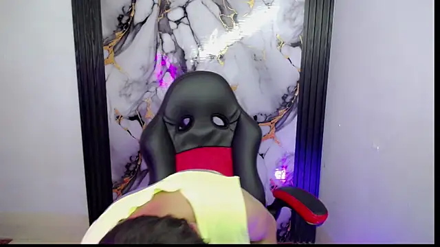 The latin boy online show from November 21, 2025, 7:34 pm