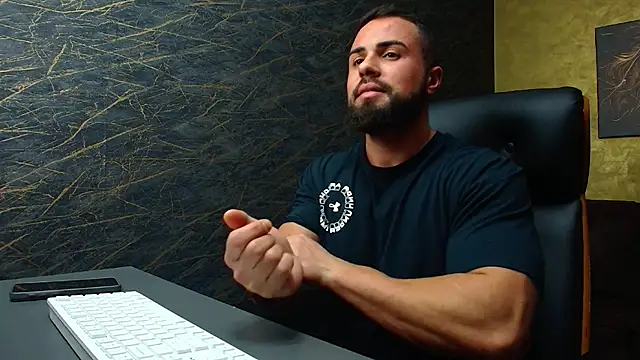 Snapshot of HayesWood chatting on November 14, 2025, 5:39 am HayesWood online show from November 14, 2025, 5:39 am