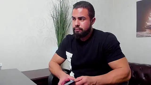 Snapshot of HayesWood chatting on November 27, 2025, 5:42 am HayesWood online show from November 27, 2025, 5:42 am