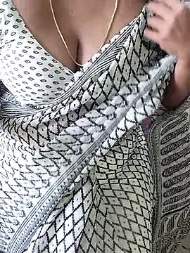 Snapshot of tamil_chitra12 chatting on November 3, 2025, 3:19 am tamil chitra12 online show from November 3, 2025, 3:19 am