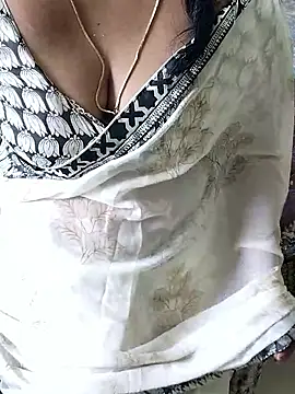 Snapshot of tamil_chitra12 chatting on November 18, 2025, 5:23 am tamil chitra12 online show from November 18, 2025, 5:23 am