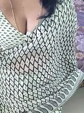 Snapshot of tamil_chitra12 chatting on November 19, 2025, 6:13 am tamil chitra12 online show from November 19, 2025, 6:13 am