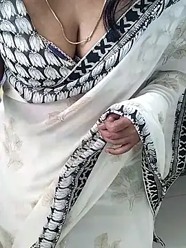 Snapshot of tamil_chitra12 chatting on November 26, 2025, 9:43 am tamil chitra12 online show from November 26, 2025, 9:43 am