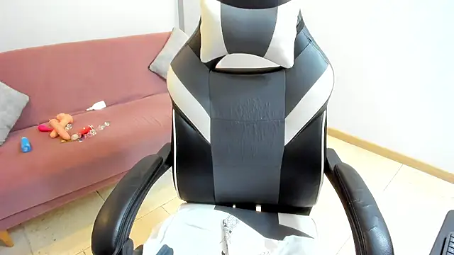 Julietta01 online show from November 8, 2025, 3:07 am