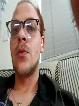 Snapshot of THOMMONSTER5299 chatting on November 17, 2025, 11:32 pm THOMMONSTER5299 online show from November 17, 2025, 11:32 pm