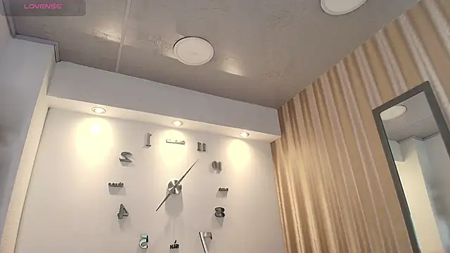 KamyGlam online show from March 6, 2026, 8:05 pm