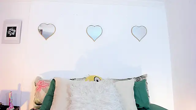 Snapshot of julialex_ chatting on February 24, 2026, 7:12 pm julialex online show from February 24, 2026, 7:12 pm