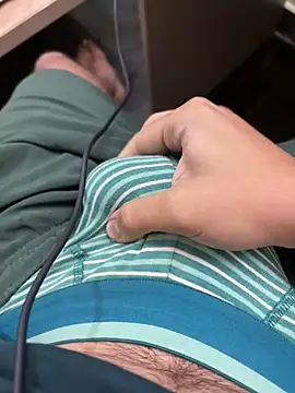 Snapshot of SentScruples chatting on November 17, 2025, 6:46 pm SentScruples online show from November 17, 2025, 6:46 pm