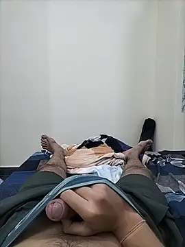 Snapshot of SentScruples chatting on December 3, 2025, 6:50 pm SentScruples online show from December 3, 2025, 6:50 pm