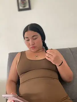 Vickybon online show from November 5, 2025, 9:48 pm