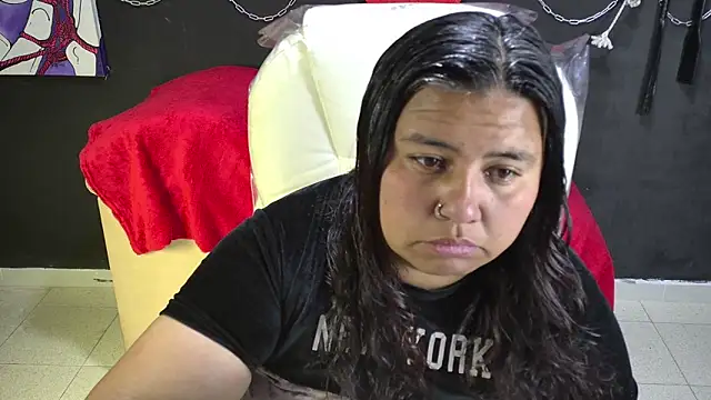 serenamystsh online show from November 25, 2025, 1:38 am