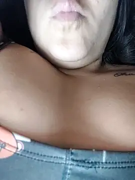 Snapshot of Camilu23 chatting on December 16, 2025, 7:08 pm Camilu23 online show from December 16, 2025, 7:08 pm