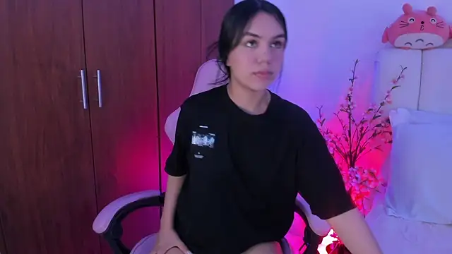 aurora rousse online show from February 19, 2026, 9:00 pm