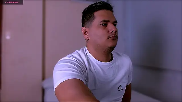 Snapshot of KingMoreno1 chatting on October 31, 2025, 12:50 pm KingMoreno1 online show from October 31, 2025, 12:50 pm