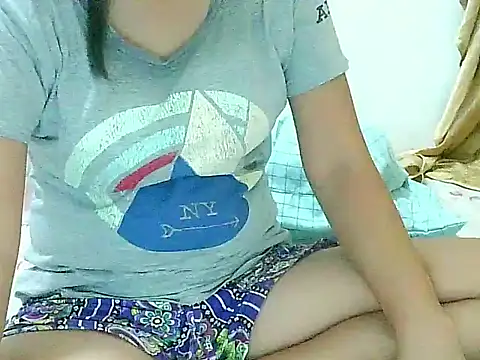 Snapshot of nhicole4u chatting on November 27, 2025, 5:31 am nhicole4u online show from November 27, 2025, 5:31 am