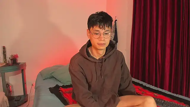 Snapshot of estmonnn chatting on November 3, 2025, 2:35 am estmonnn online show from November 3, 2025, 2:35 am