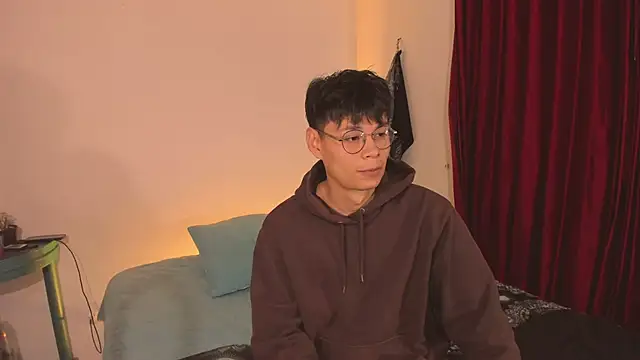 Snapshot of estmonnn chatting on November 6, 2025, 11:59 pm estmonnn online show from November 6, 2025, 11:59 pm