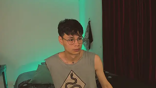 Snapshot of estmonnn chatting on November 8, 2025, 12:00 am estmonnn online show from November 8, 2025, 12:00 am