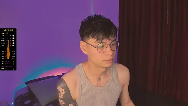 Snapshot of estmonnn chatting on November 12, 2025, 11:47 pm estmonnn online show from November 12, 2025, 11:47 pm