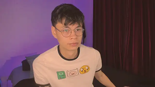 Snapshot of estmonnn chatting on November 18, 2025, 1:00 am estmonnn online show from November 18, 2025, 1:00 am