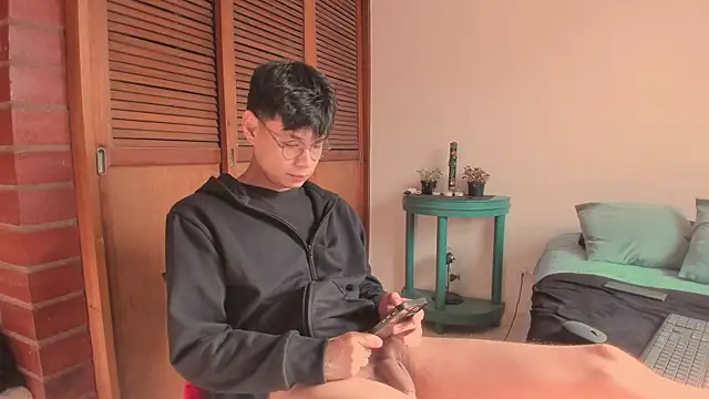 Snapshot of estmonnn chatting on November 22, 2025, 8:19 pm estmonnn online show from November 22, 2025, 8:19 pm